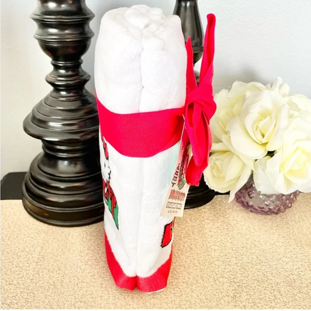 NWT Set of 2 Christmas Santa HELLO KITTY Bathroom Hand Towels